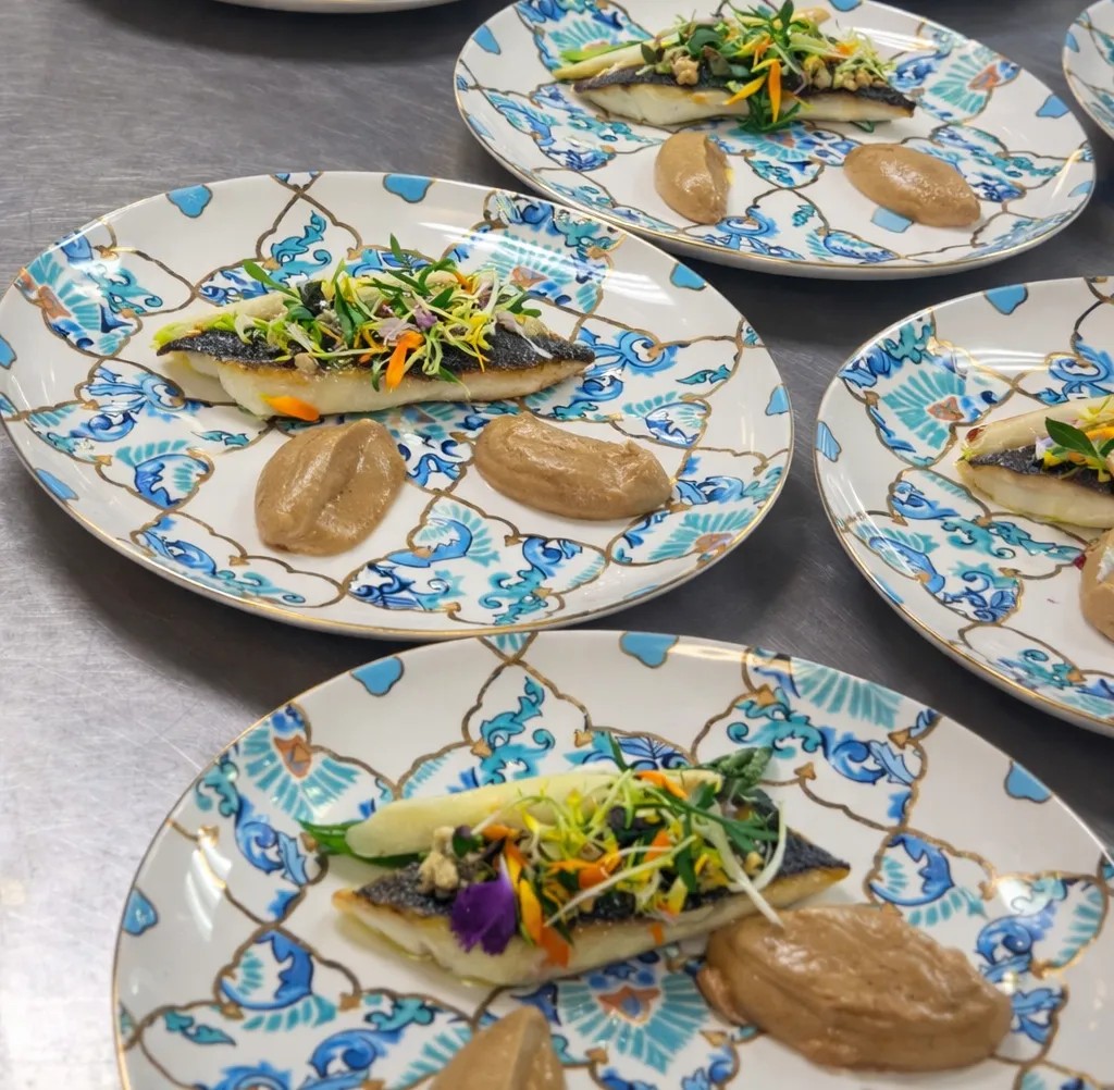 Image alt description