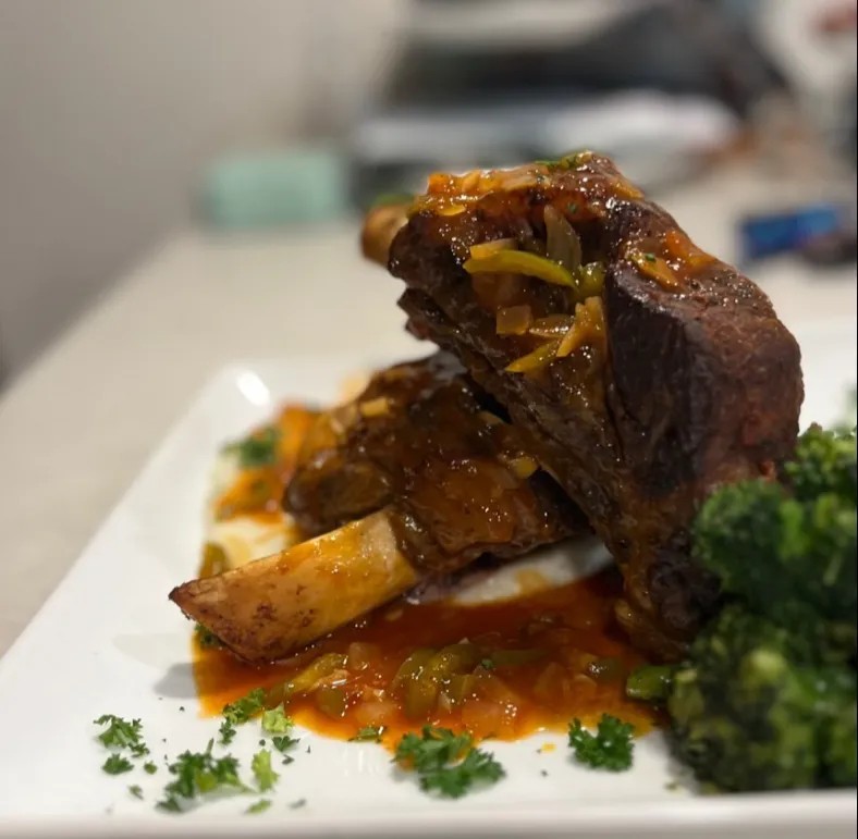 Image alt description