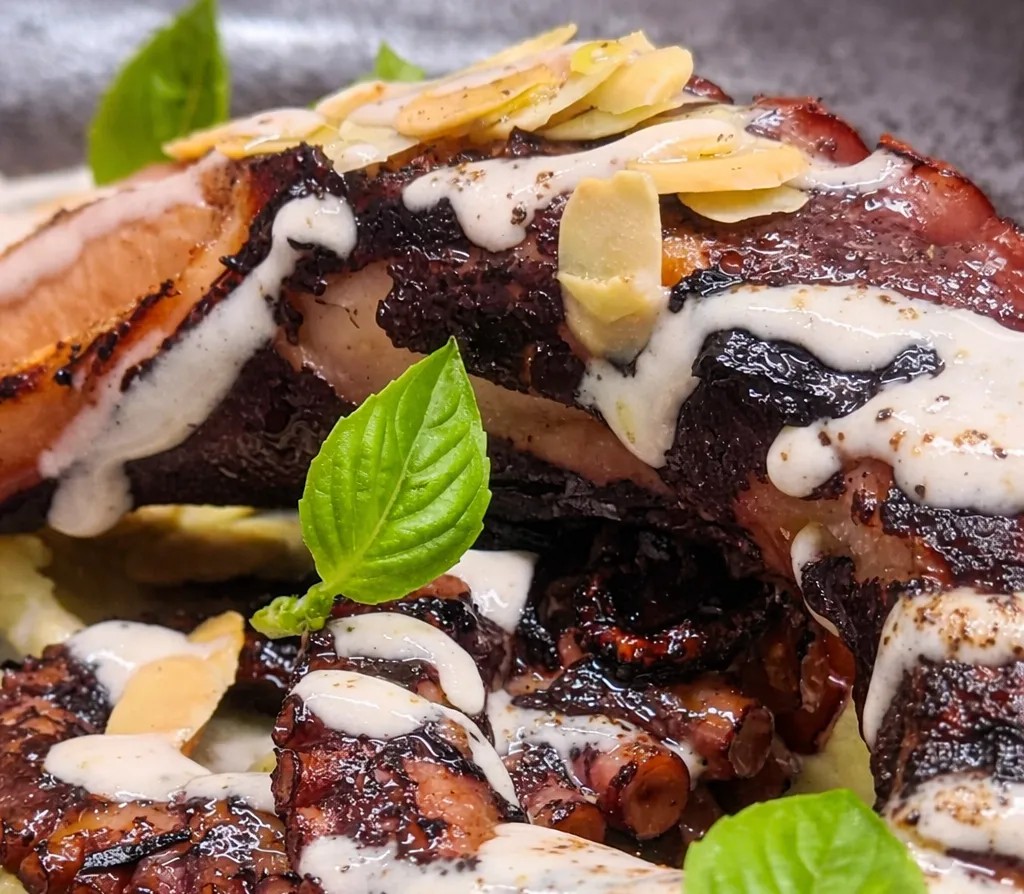 Image alt description