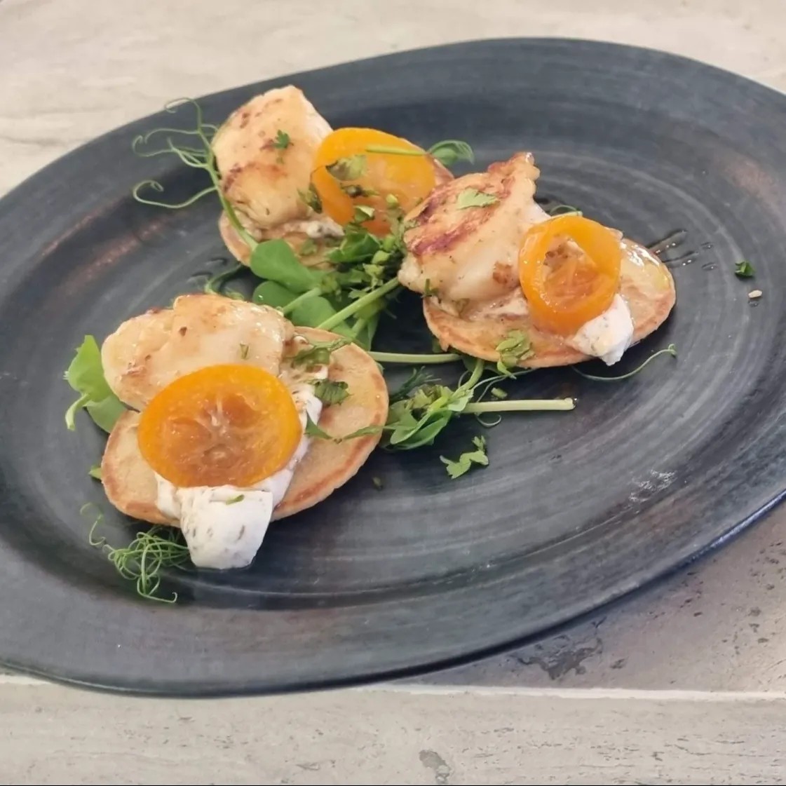 Image alt description