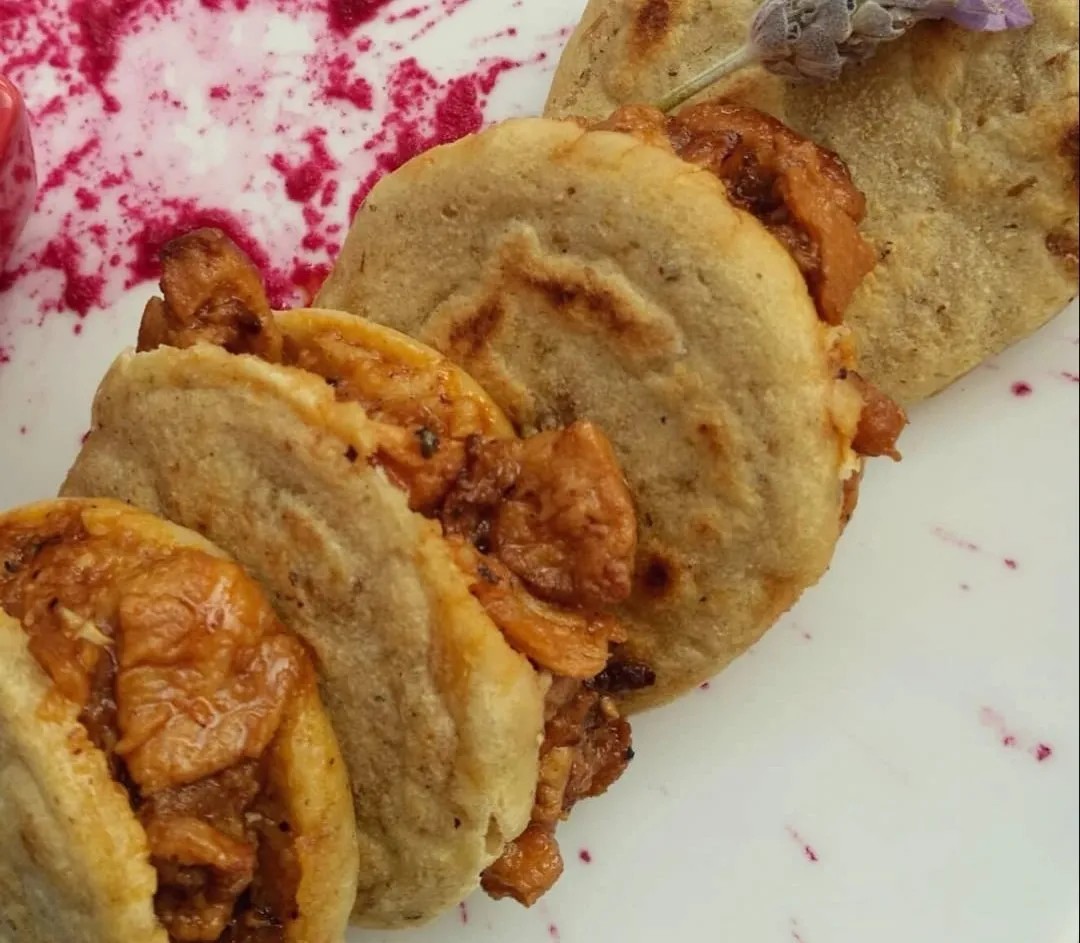 Image alt description