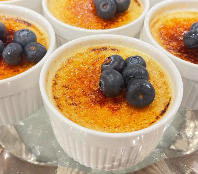 Image alt description