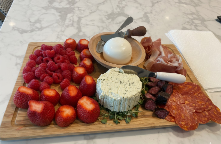 Alt image
