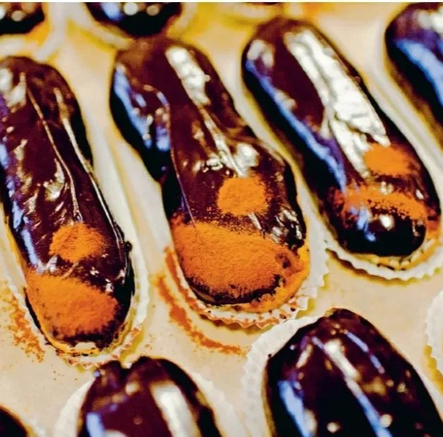 Image alt description