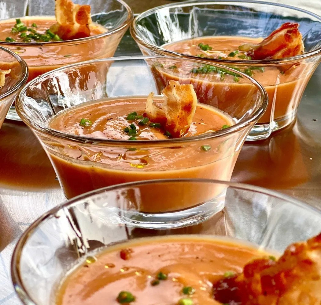 Image alt description