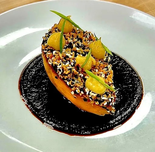 Image alt description