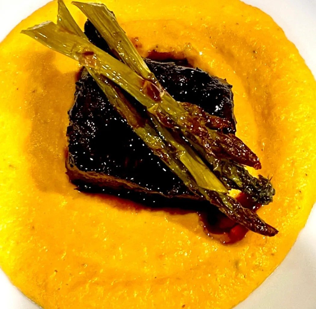 Image alt description