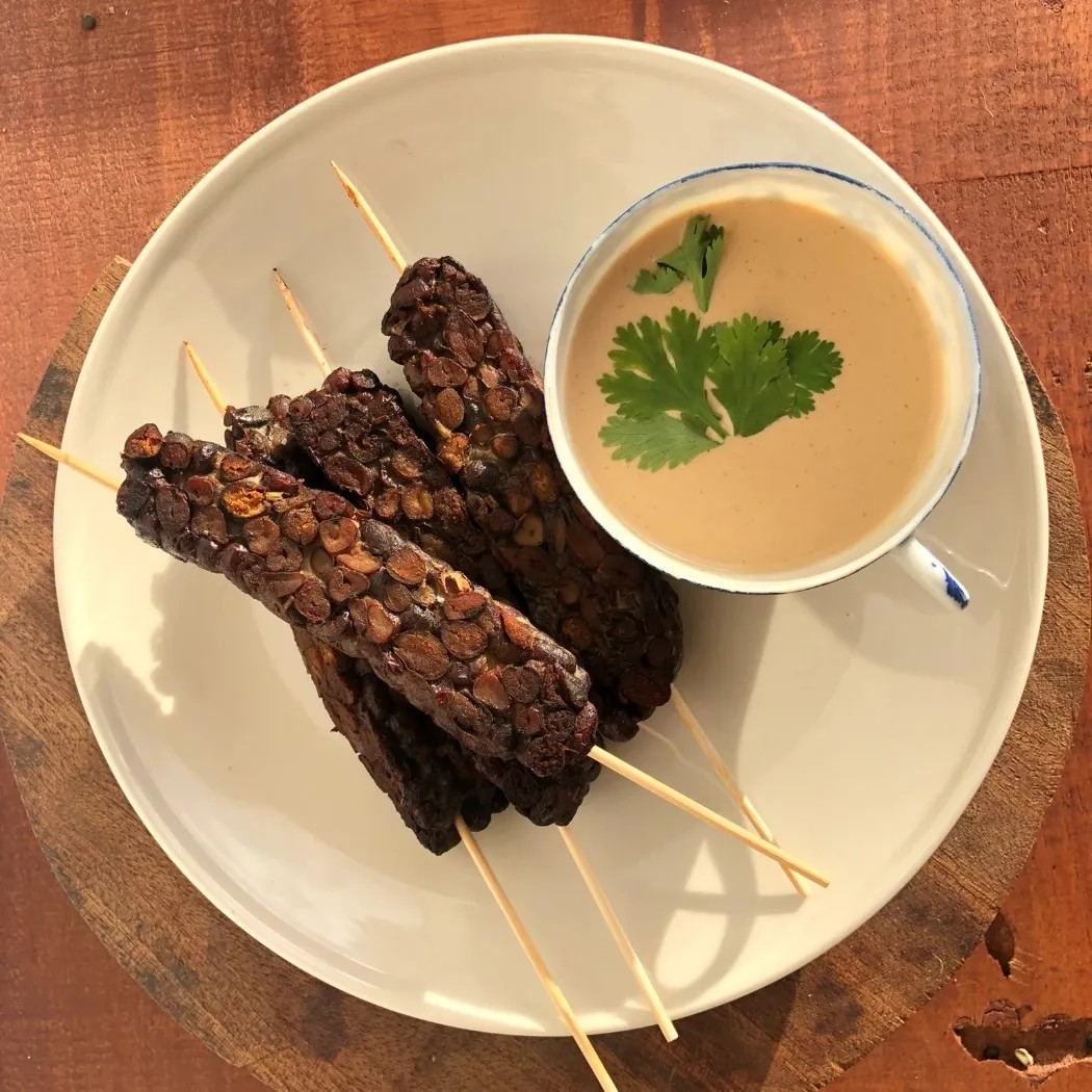 Image alt description