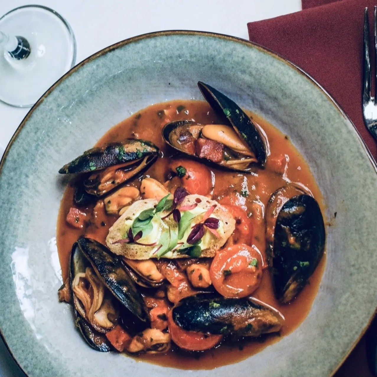 Image alt description