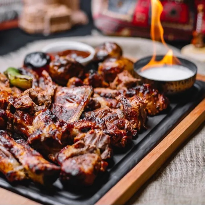 Image alt description