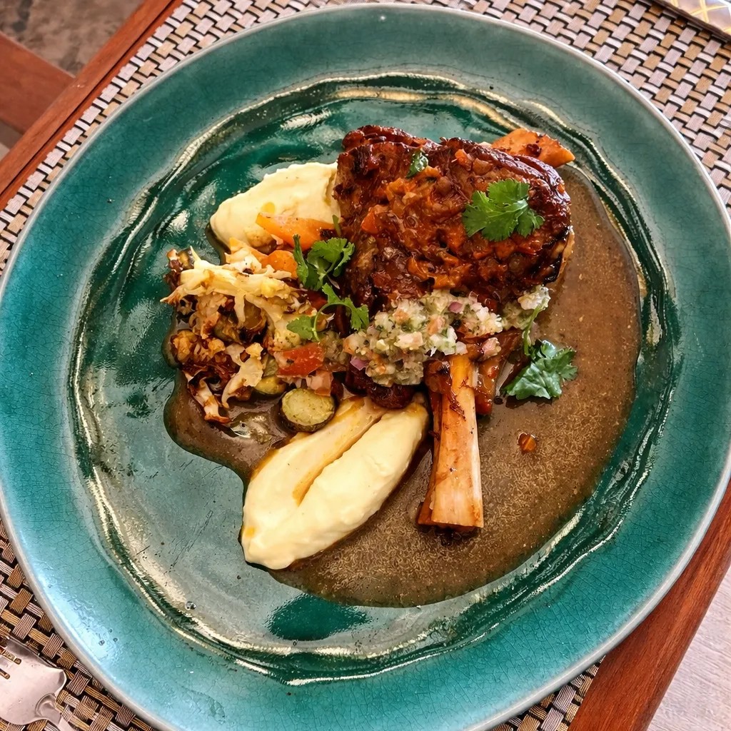 Image alt description