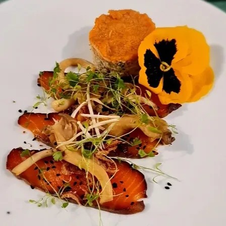 Image alt description