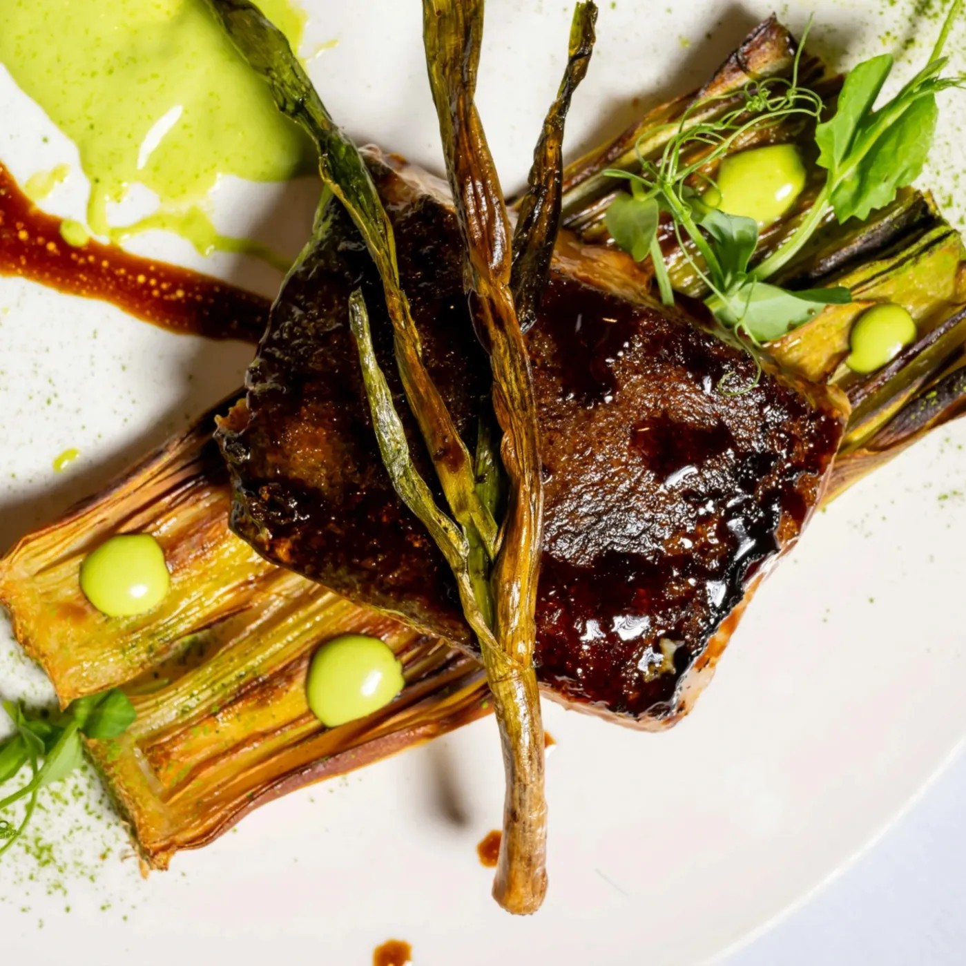 Image alt description