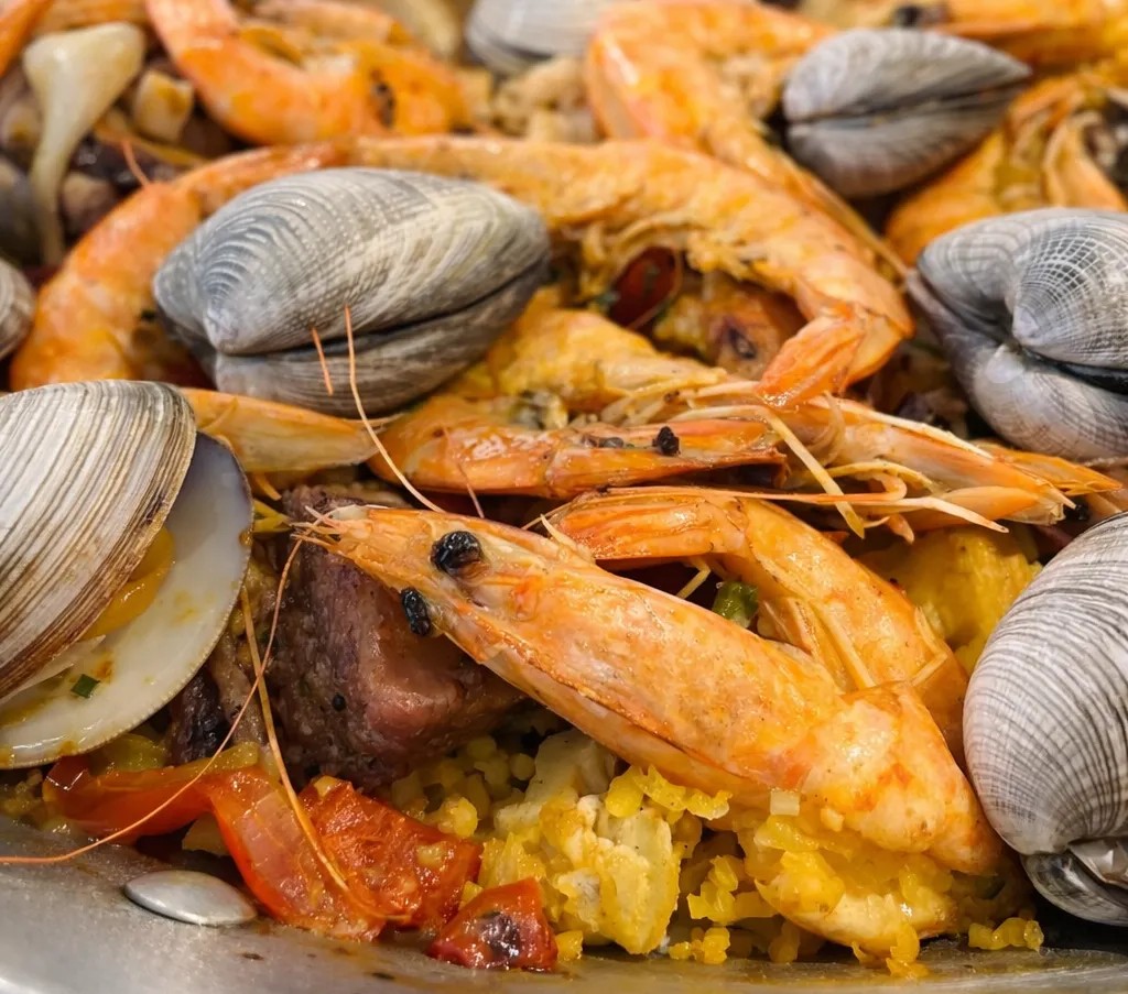 Image alt description