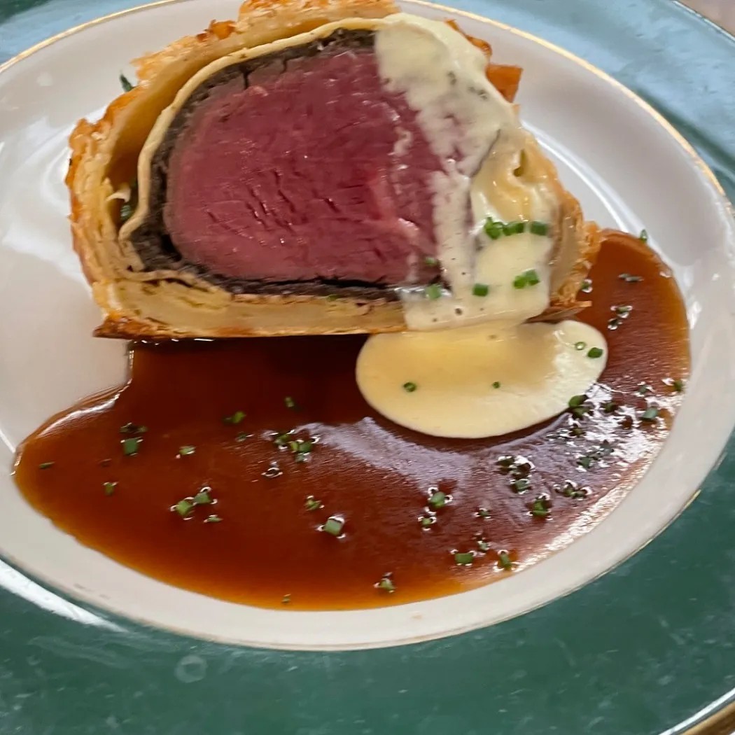 Image alt description