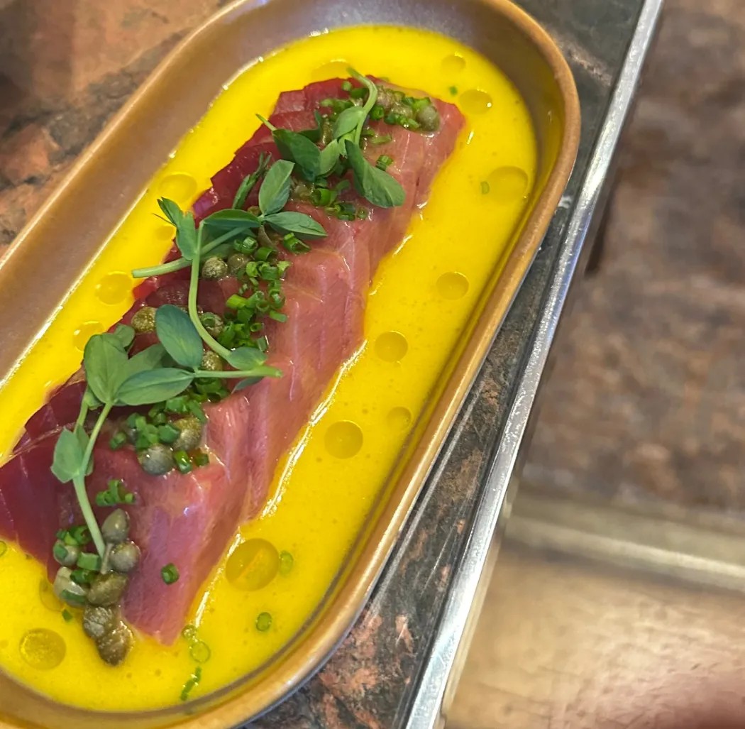 Image alt description