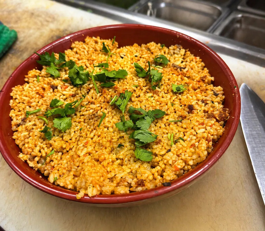 Image alt description