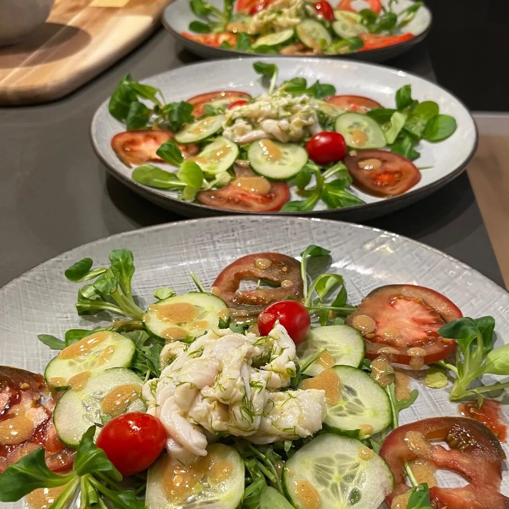 Image alt description