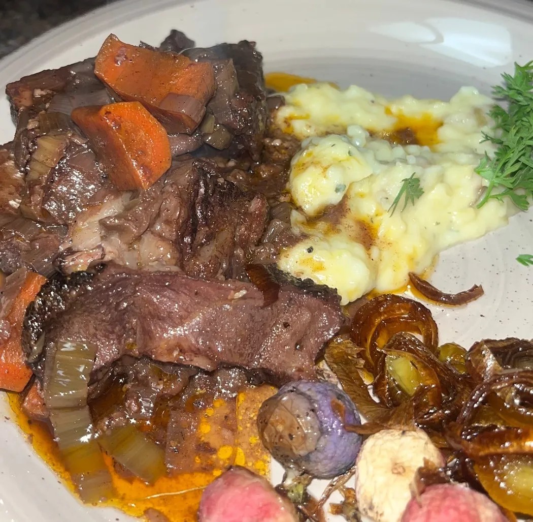 Image alt description