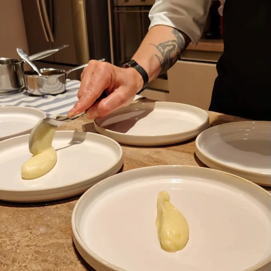 Image alt description