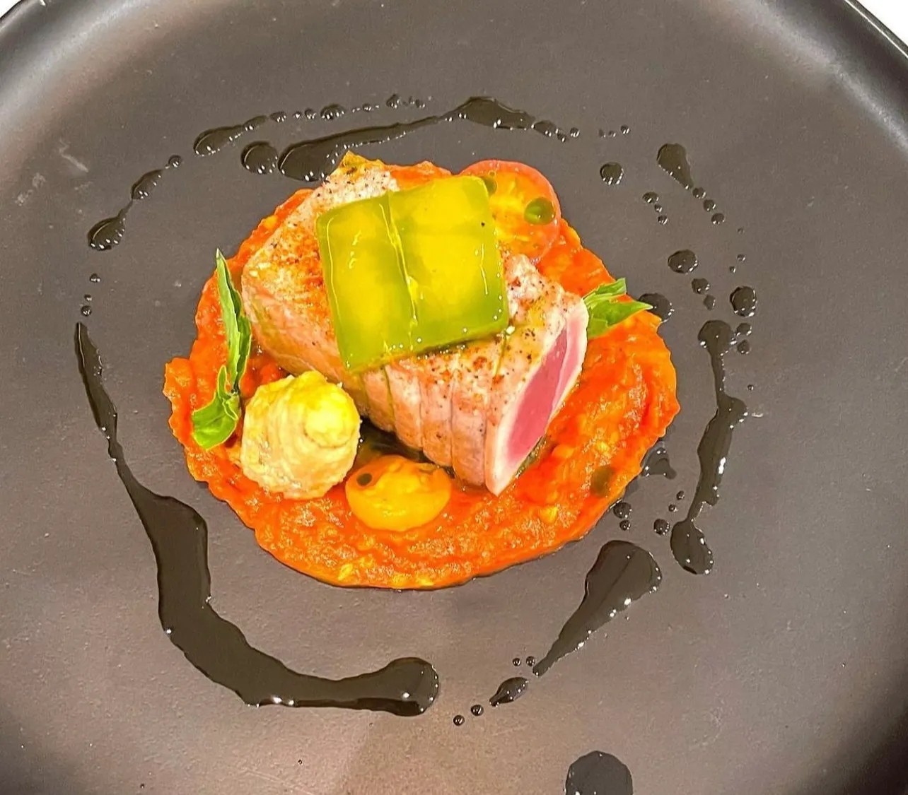 Image alt description