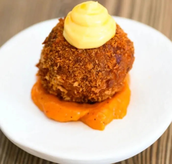 Image alt description