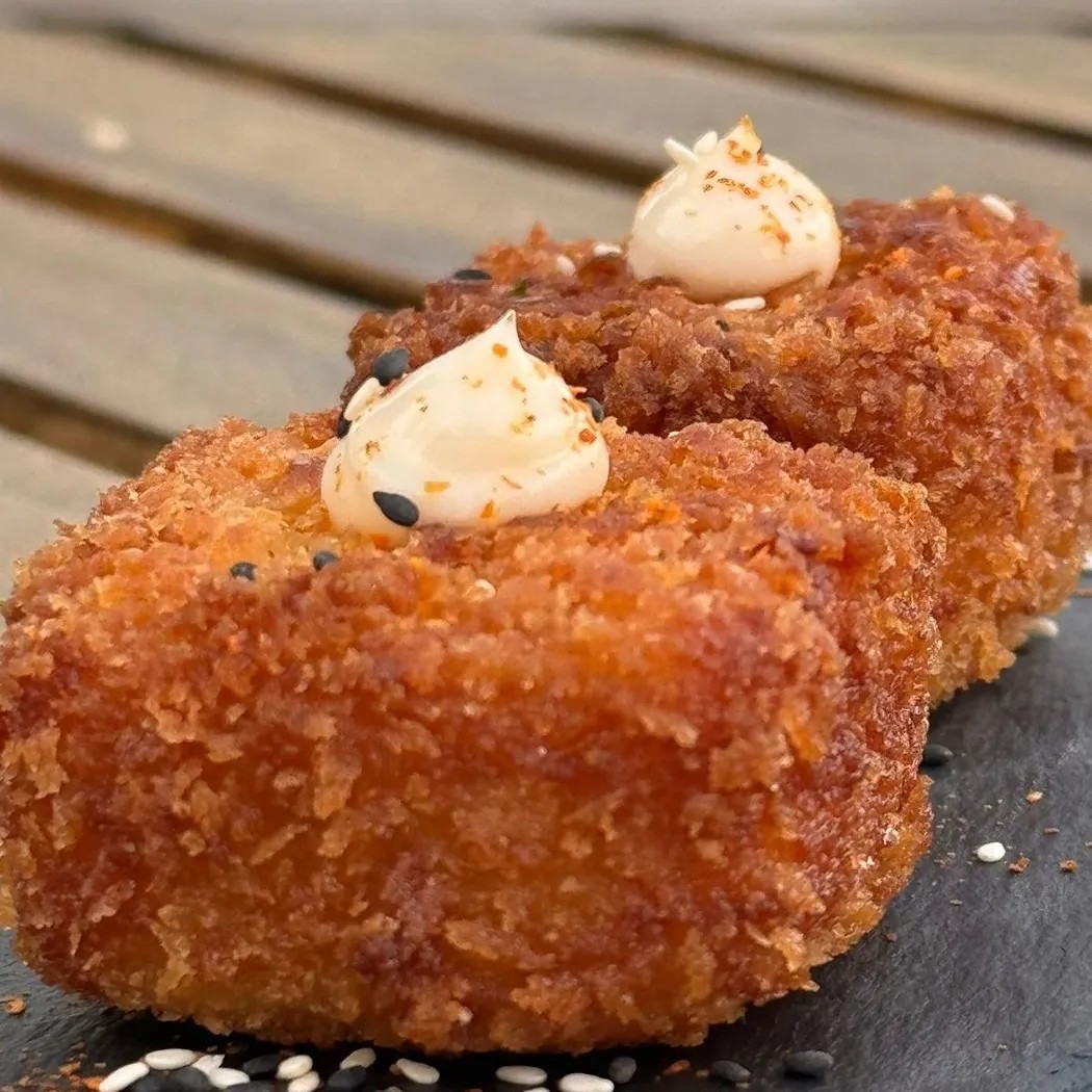 Image alt description