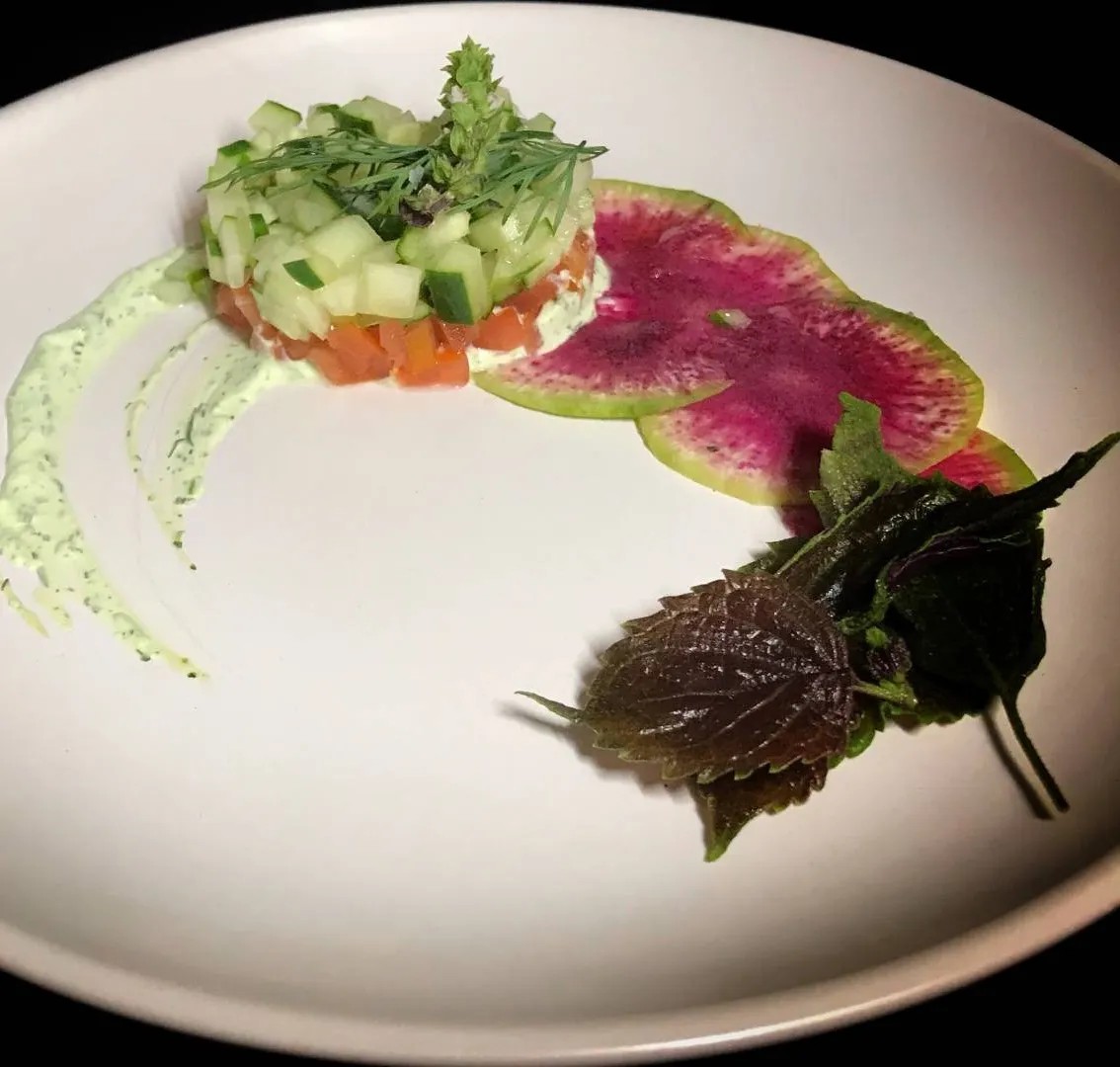 Image alt description