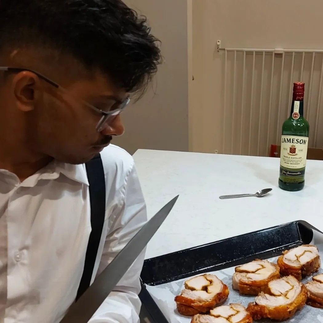 Image alt description