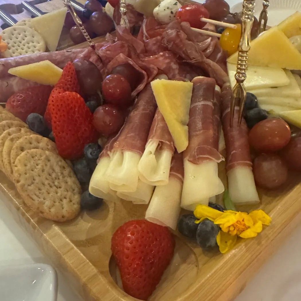 Image alt description