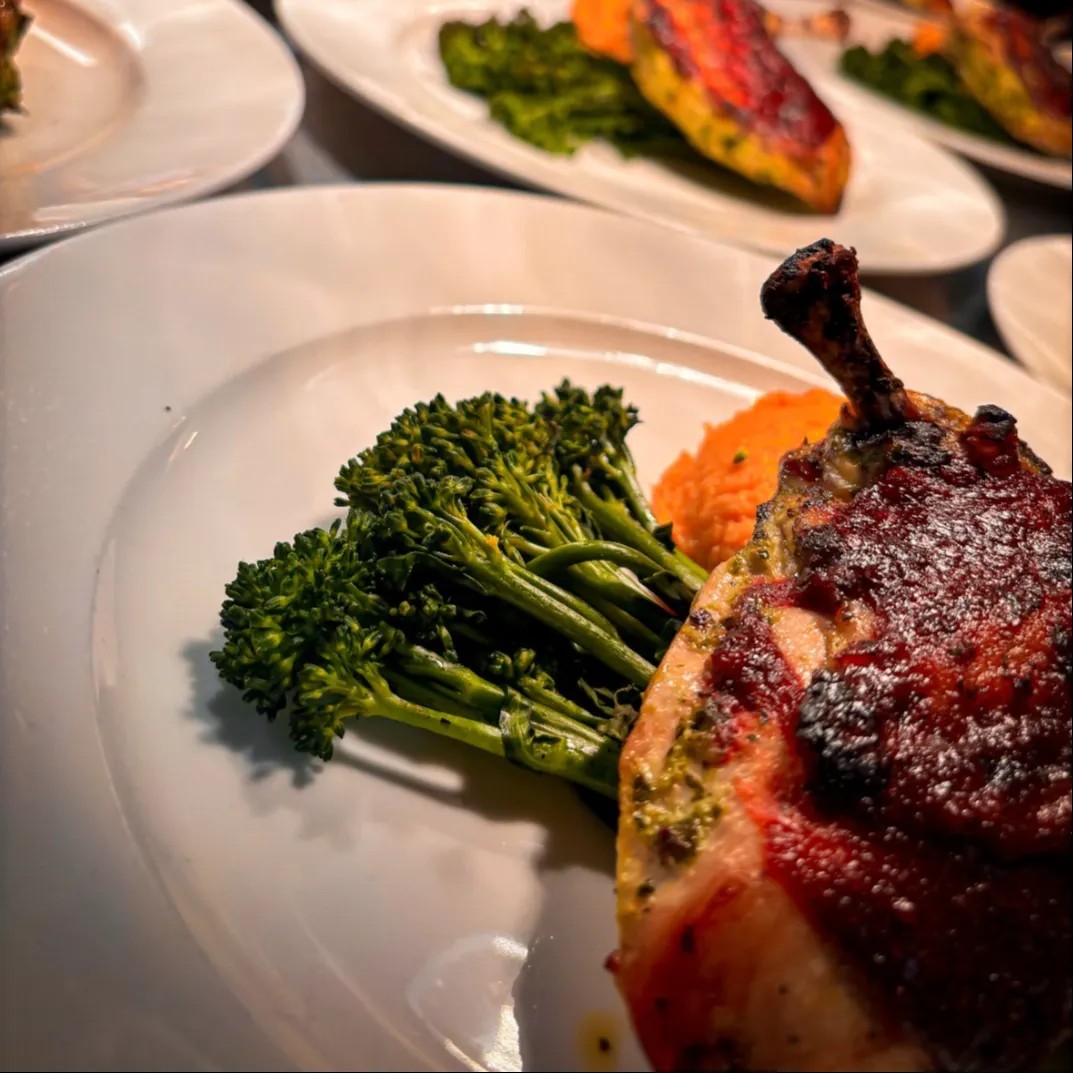 Image alt description