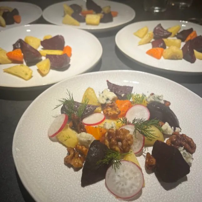 Image alt description