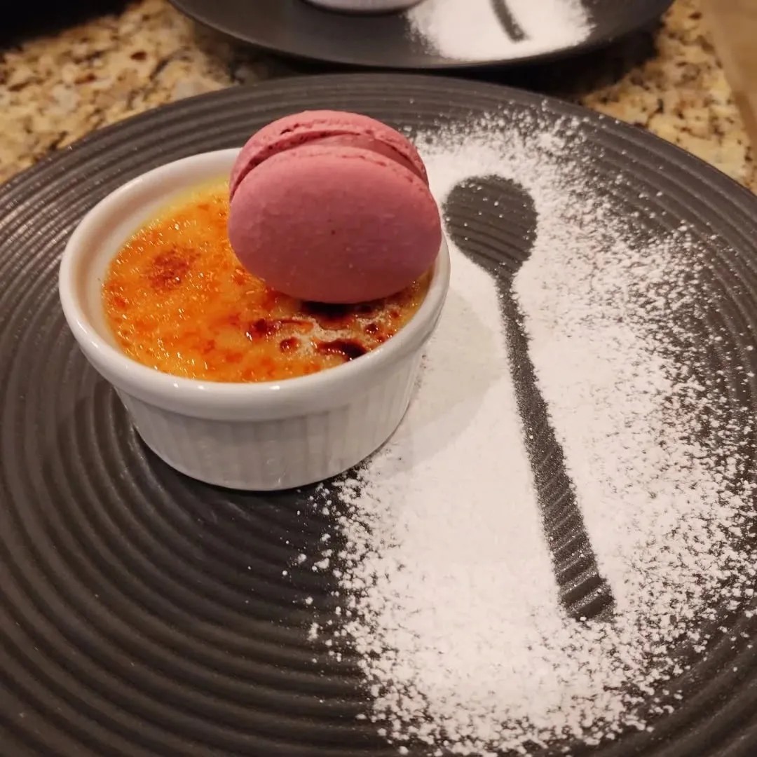 Image alt description