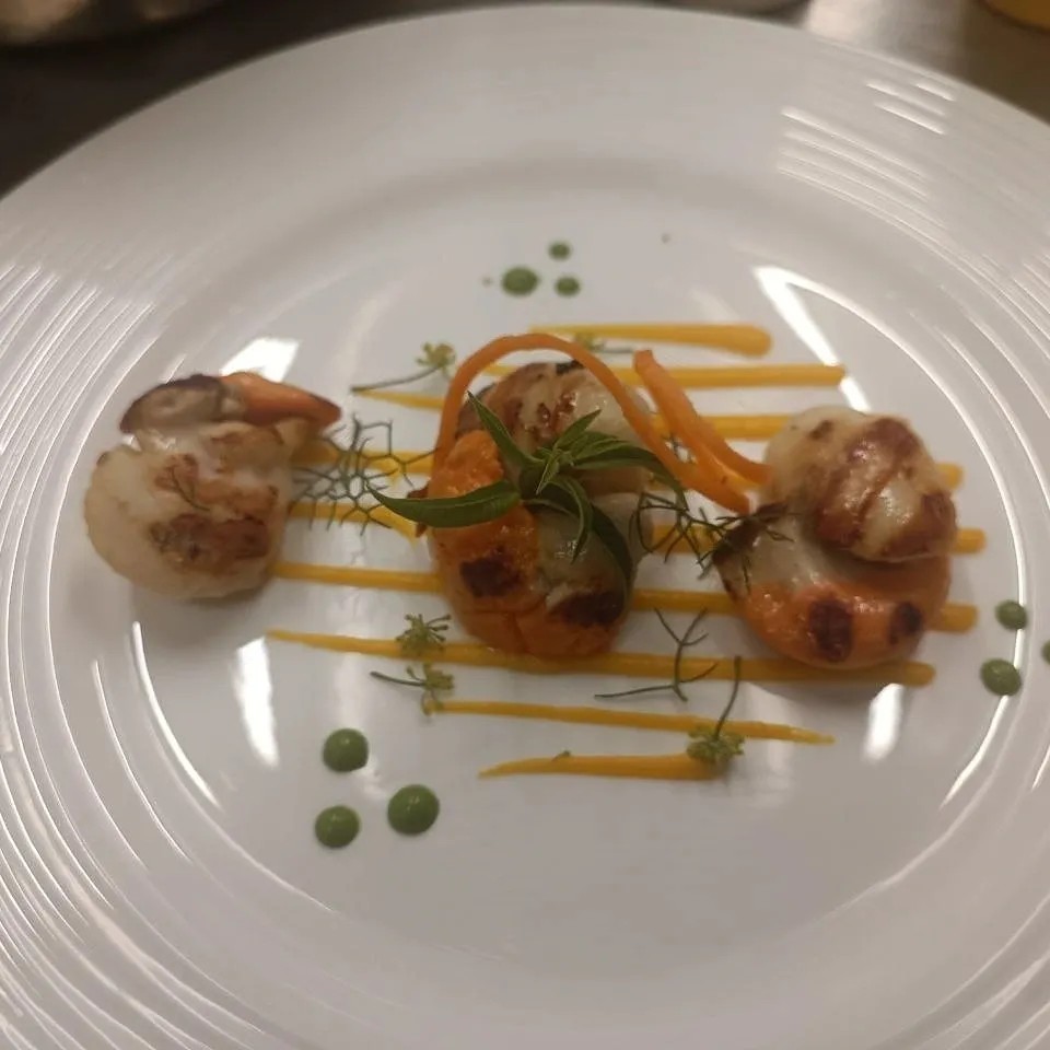 Image alt description