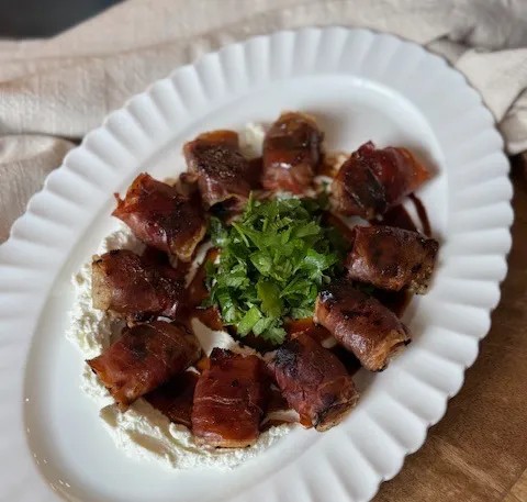 Image alt description