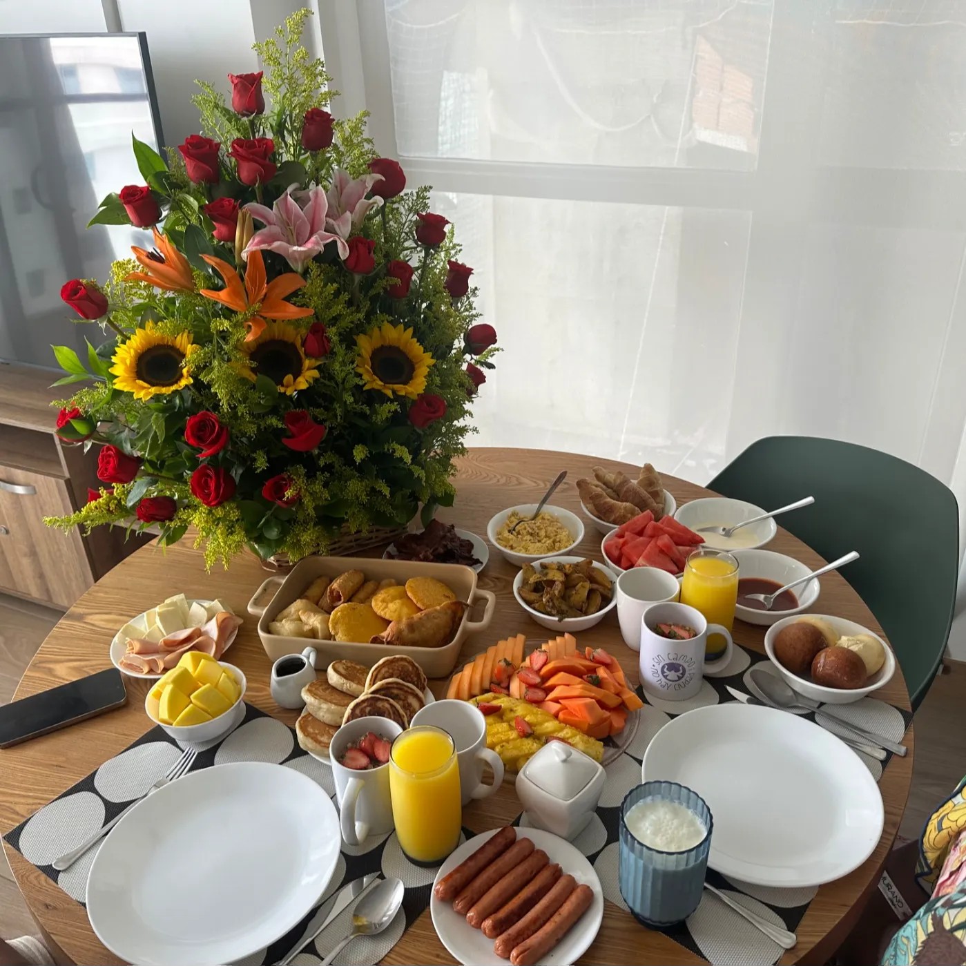 Image alt description