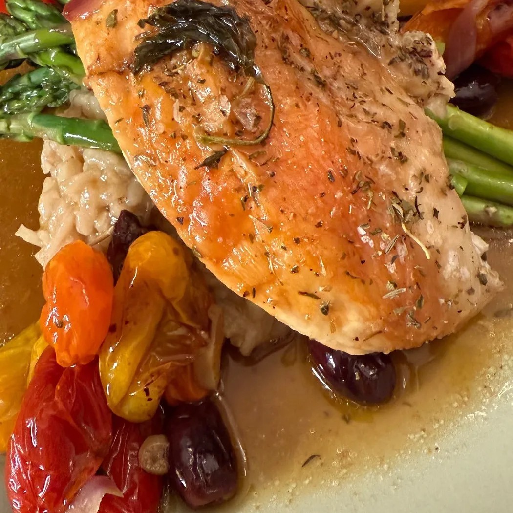 Image alt description