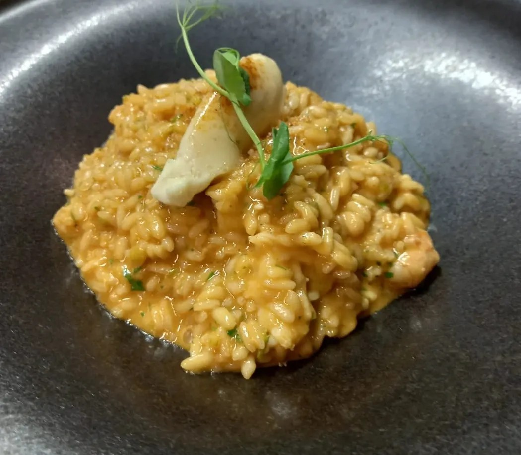 Image alt description