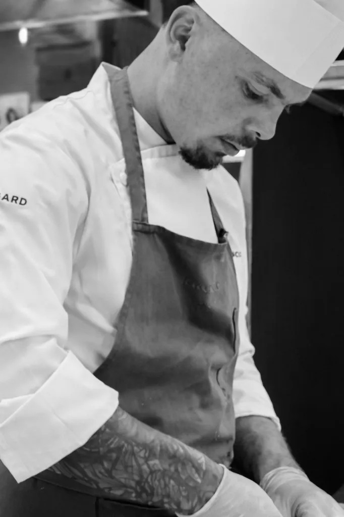 Image alt description