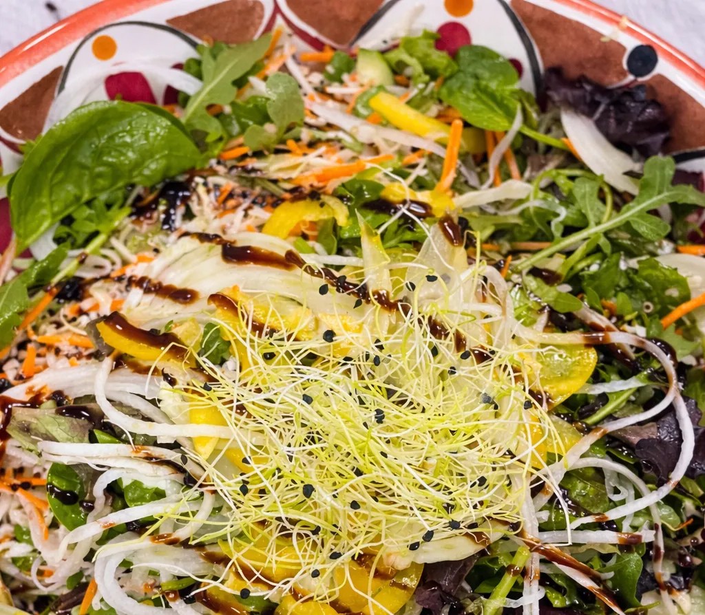 Image alt description