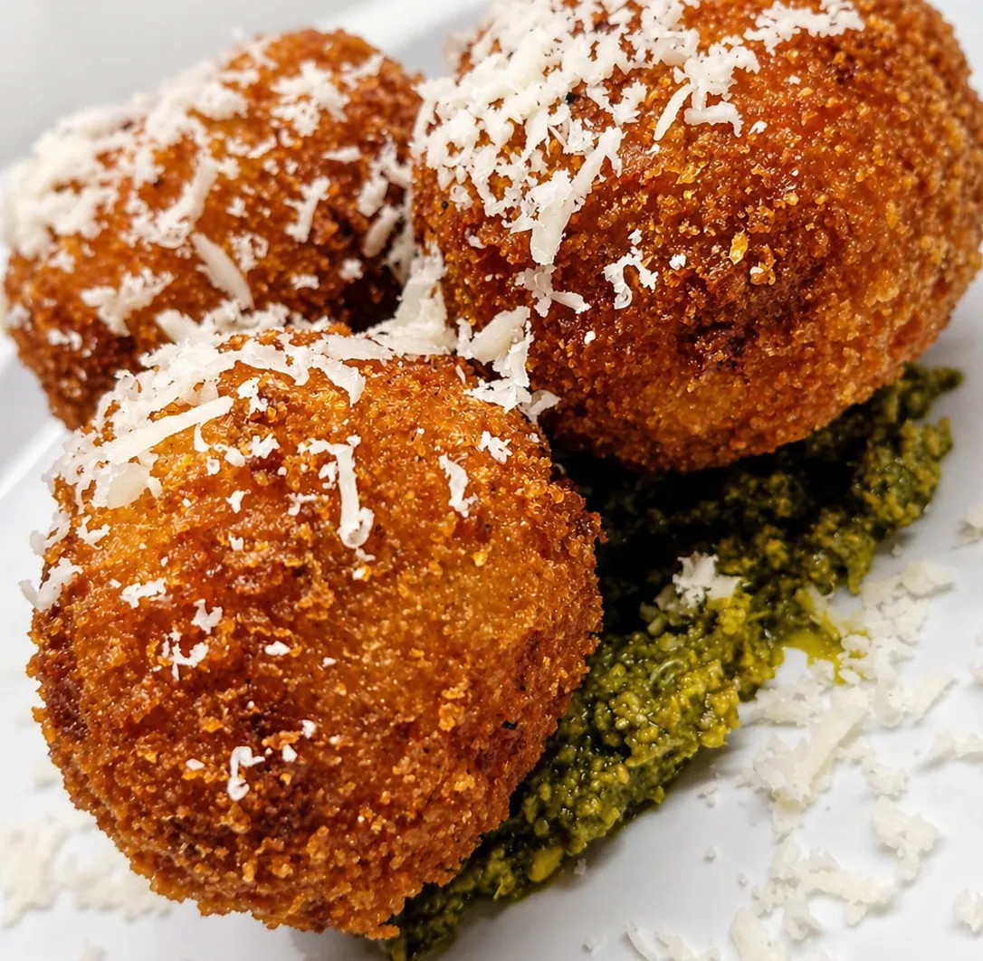 Image alt description