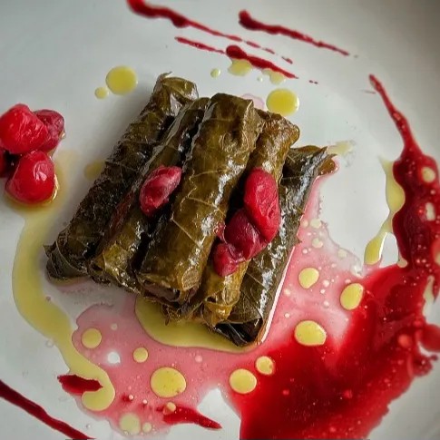 Image alt description