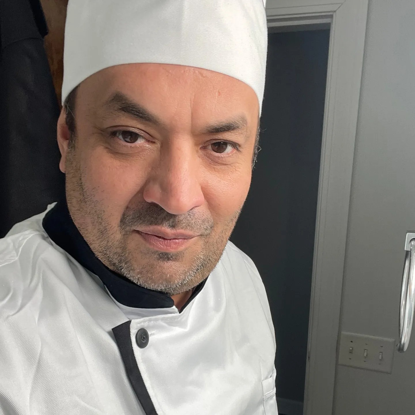 Image alt description