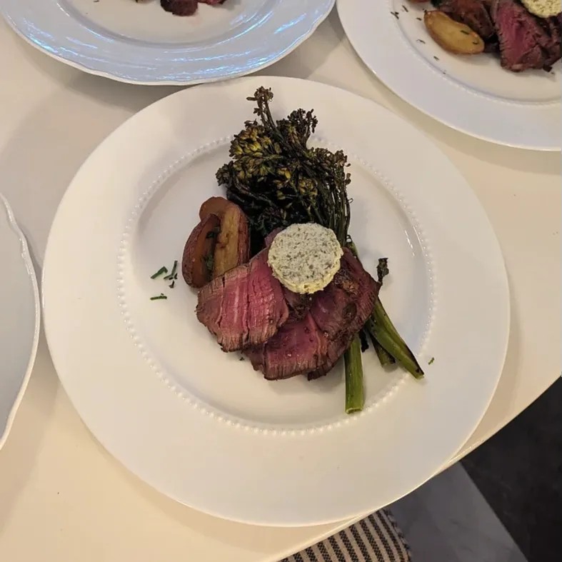 Image alt description