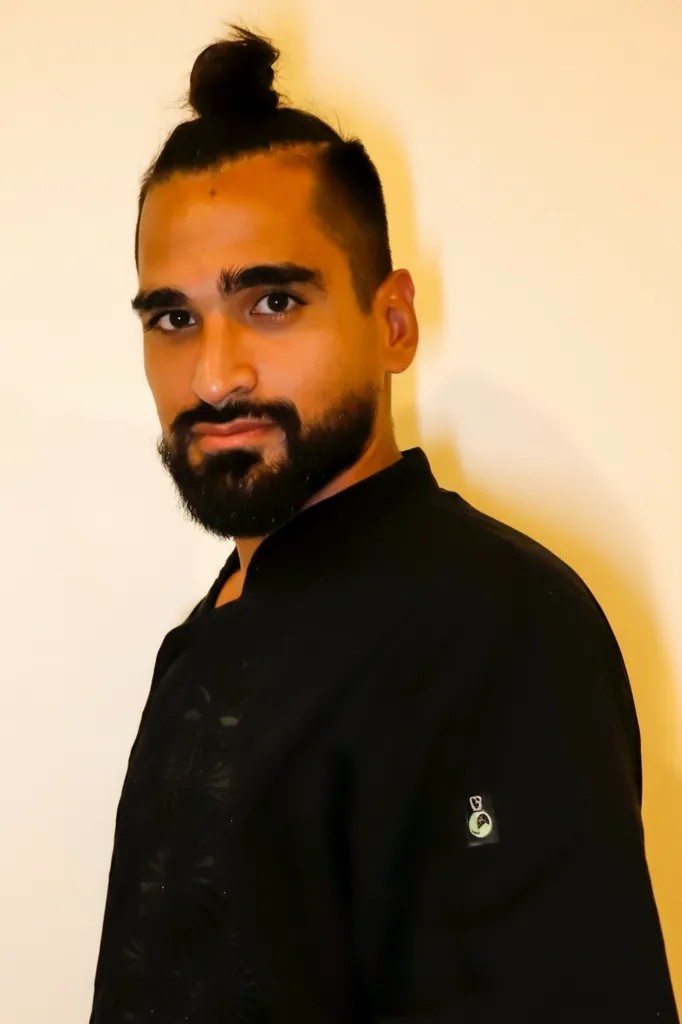 Image alt description