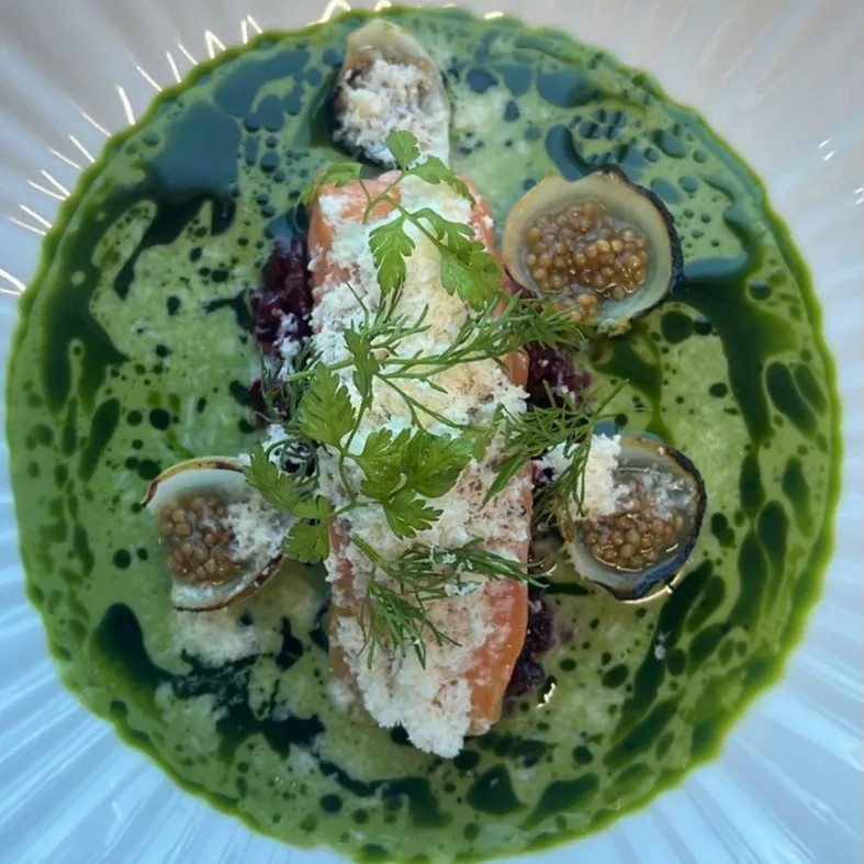 Image alt description