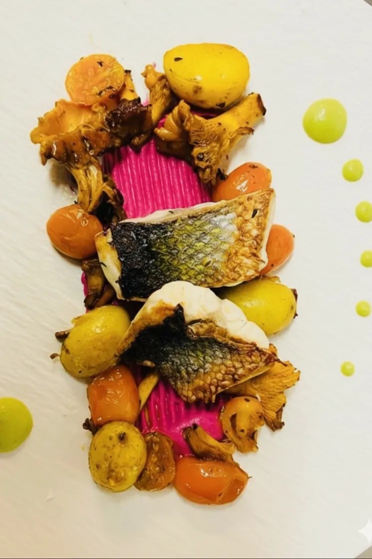 Image alt description