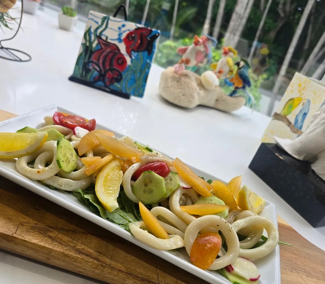 Image alt description