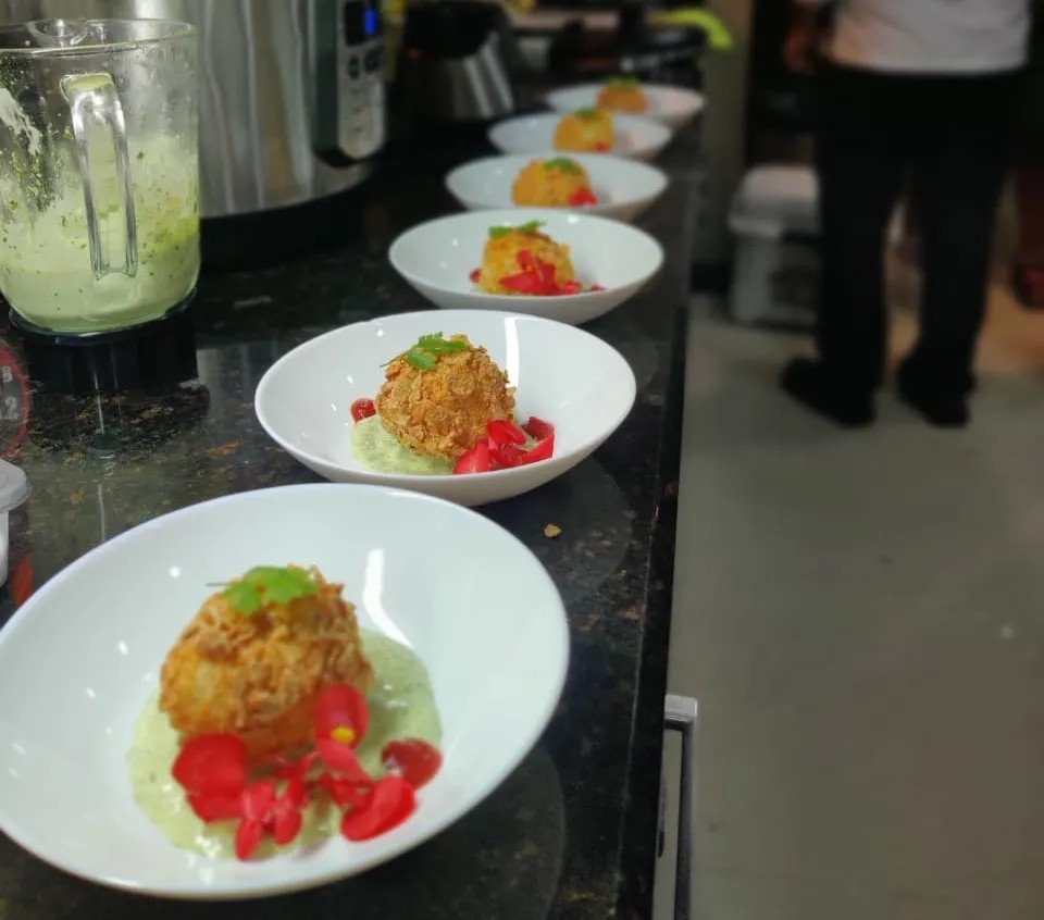 Image alt description