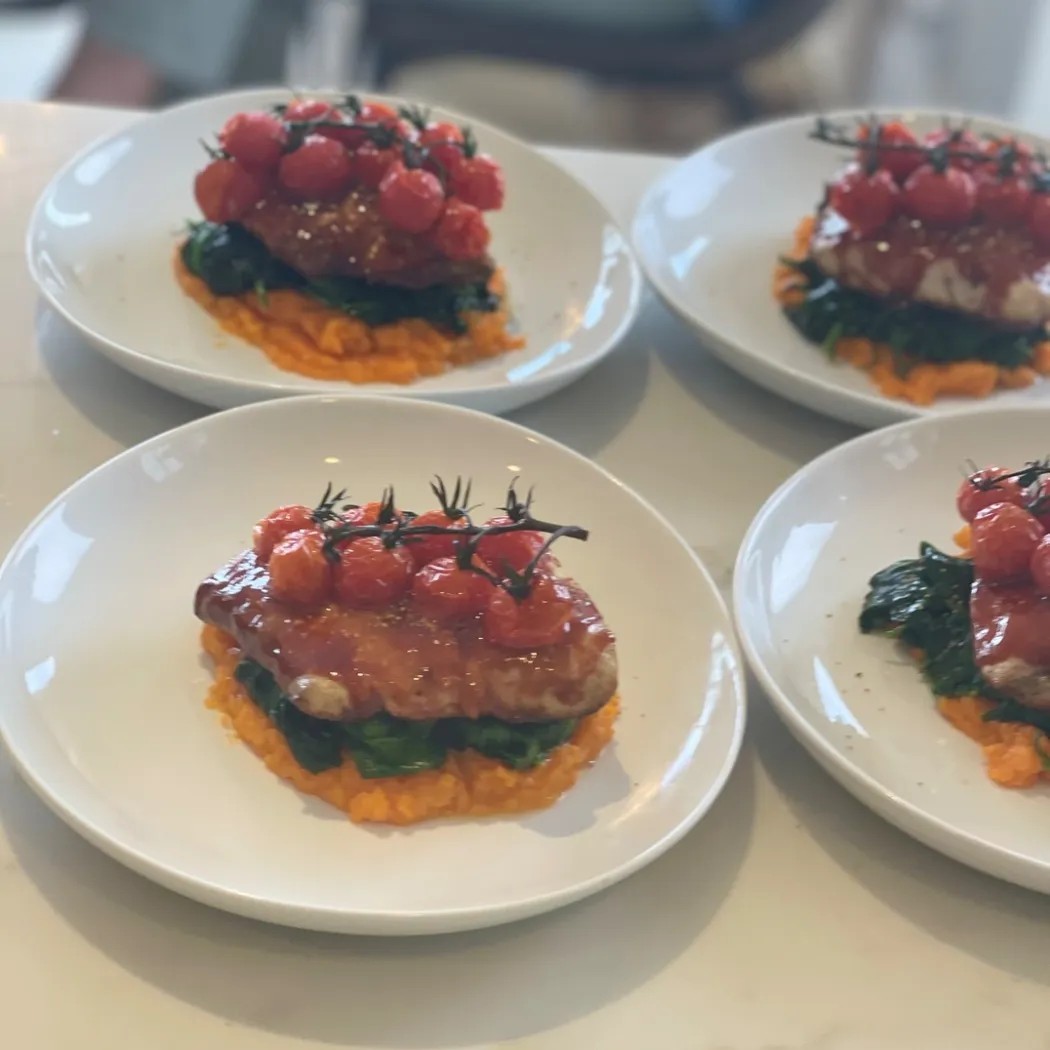 Image alt description